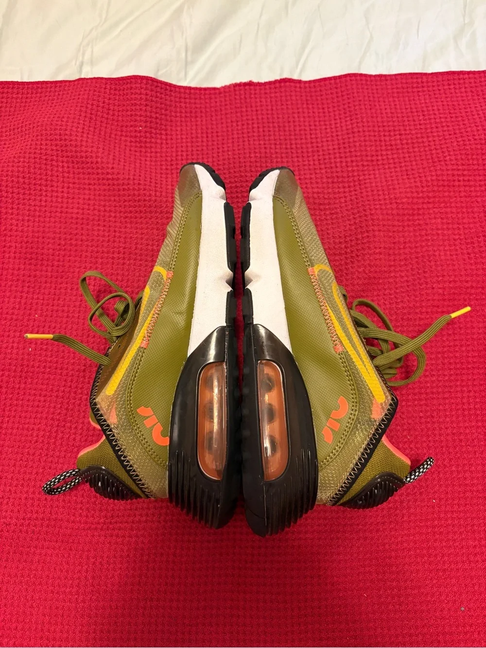 NWOT Nike Air Max 2090 (DC1875-300) ‘Olive Flak’  Women’s 8